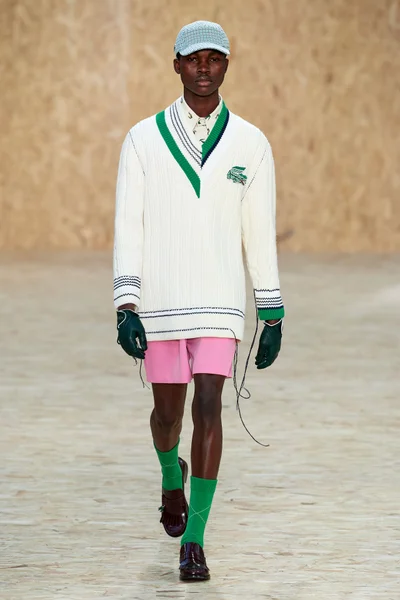 Look 15